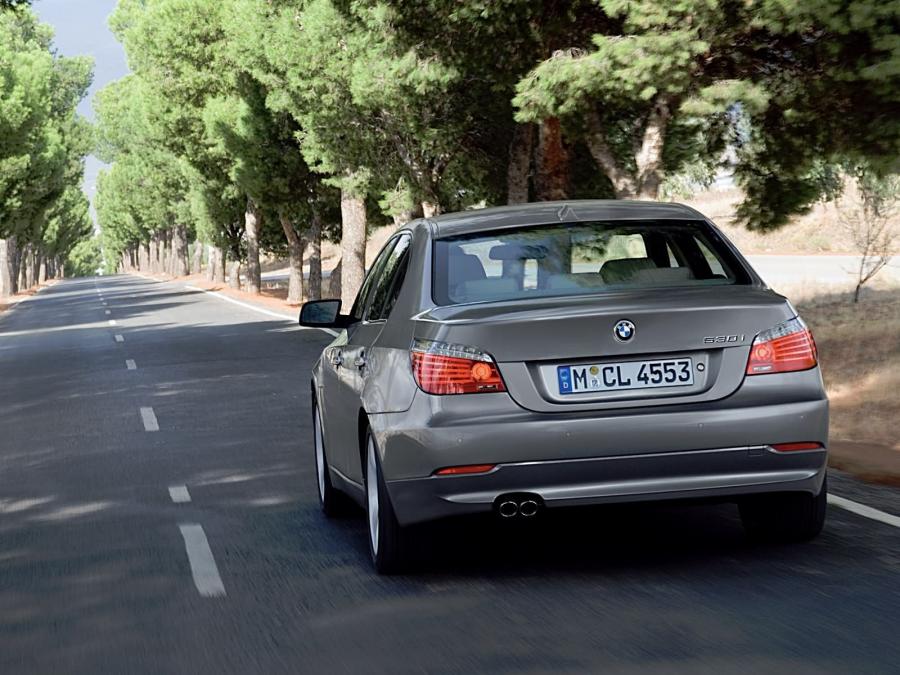  BMW 530i 2007 года  (фото 28 из 30)
